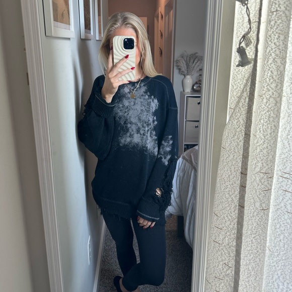 LF vintage bleached distressed sweater - Picture 2 of 6